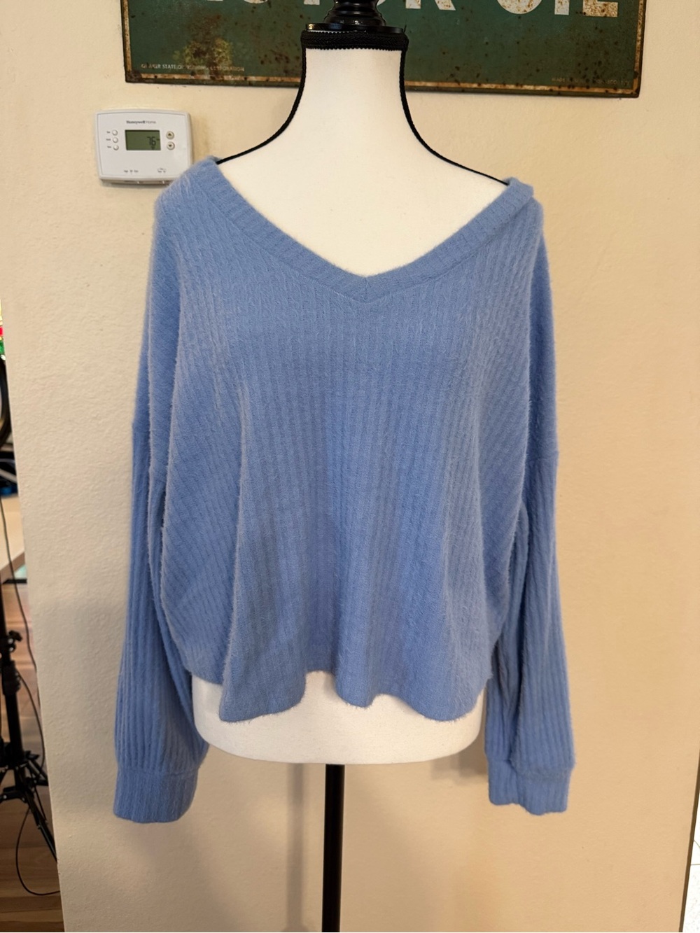 Hollister Blue Large Super Soft V-neck Pullover Long Sleeve Sweater Cozy Knit